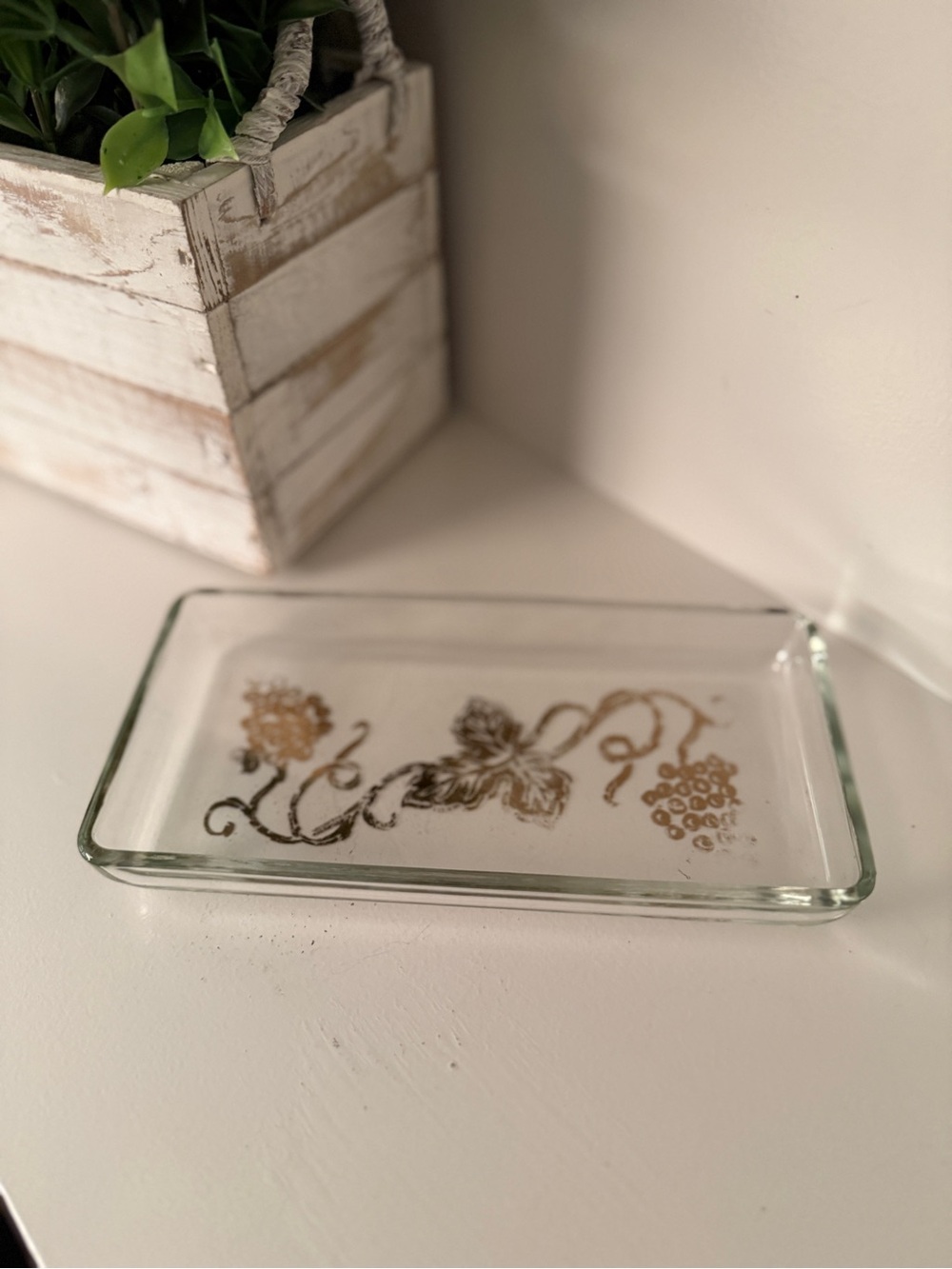 Bent Glass Vanity Tray w/Metallic Gold-toned Design of grapes vines & leaves VTG